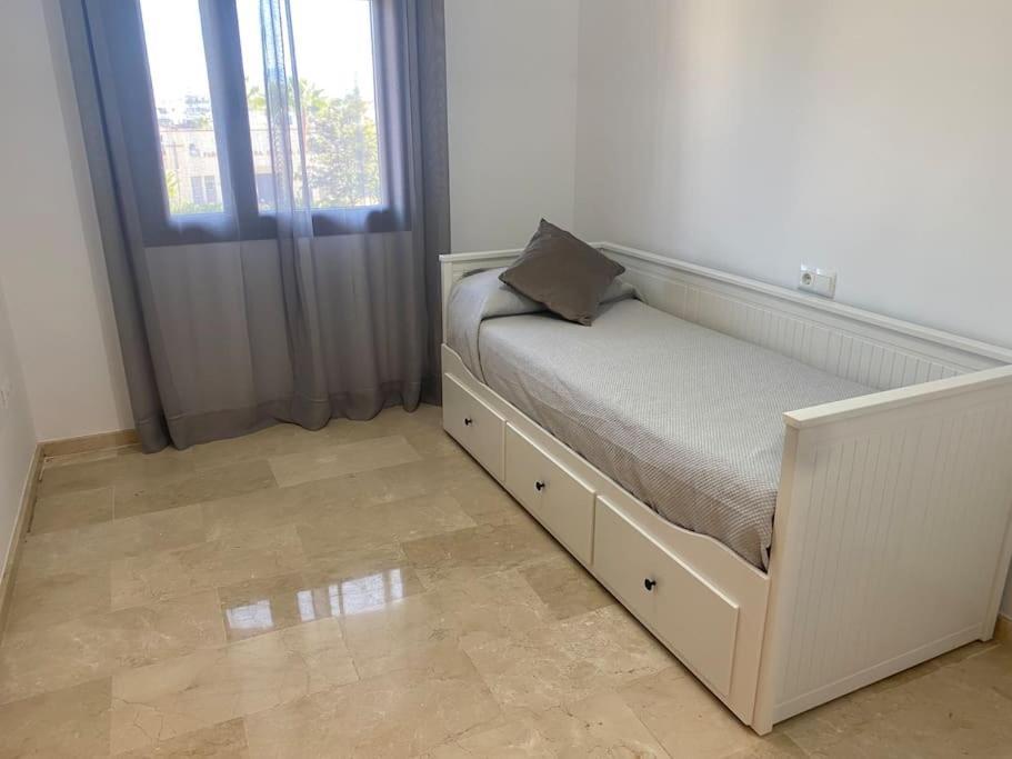 Central Estepona 3 Bed Apt With Pool And Parking Zewnętrze zdjęcie