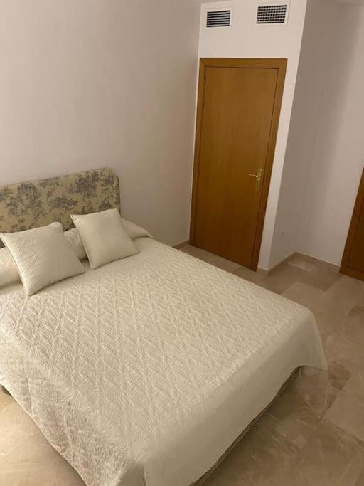 Central Estepona 3 Bed Apt With Pool And Parking Zewnętrze zdjęcie